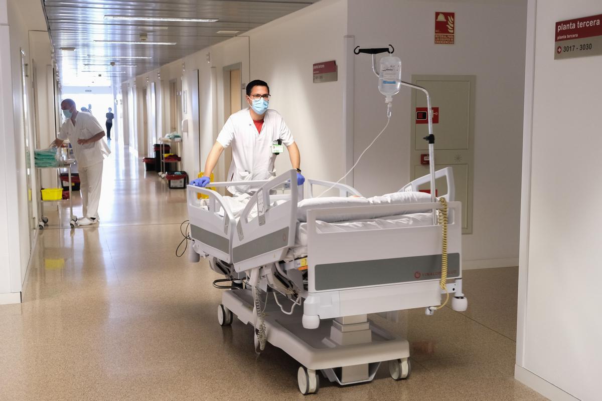 Pasillos del Hospital del Vinalopó, en Elche