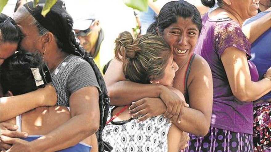 La cifra de fallecidos por el seísmo en México rebasa los 65 muertos