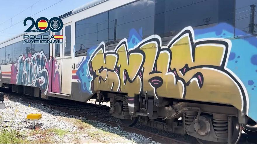 Cae una red de grafiteros acusada de realizar 287 pintadas en trenes: 29 detenidos, 18 de ellos en Madrid