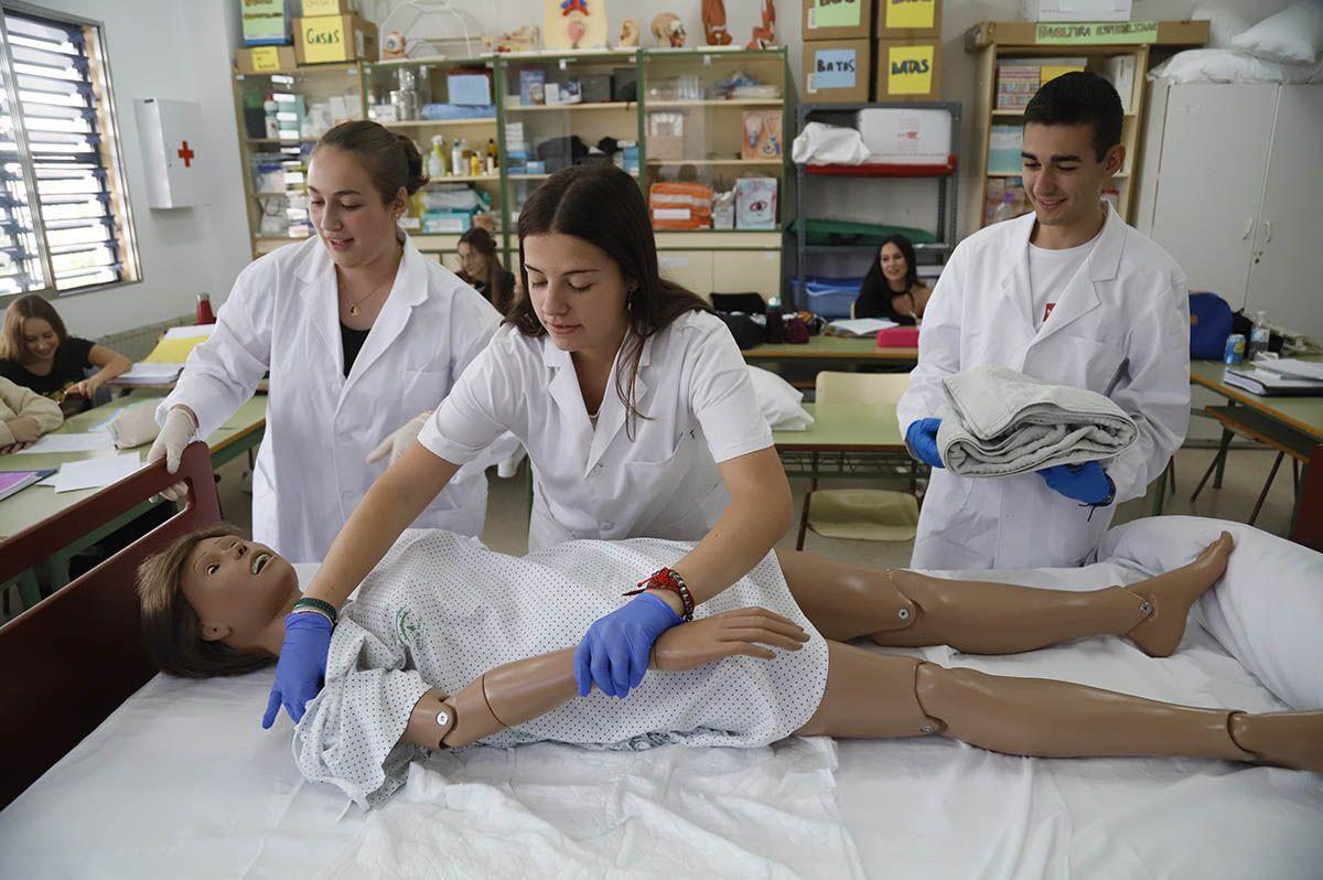 Alumnos de un grado de Formación Profesional de la rama sanitaria.