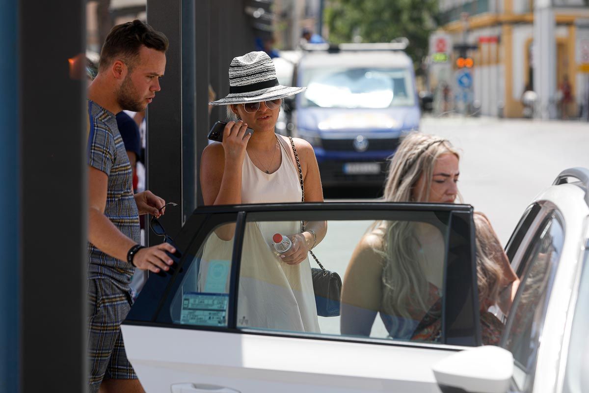 Transporte en Ibiza «Mi madre y yo tuvimos que andar 40 minutos desde es Botafoc»