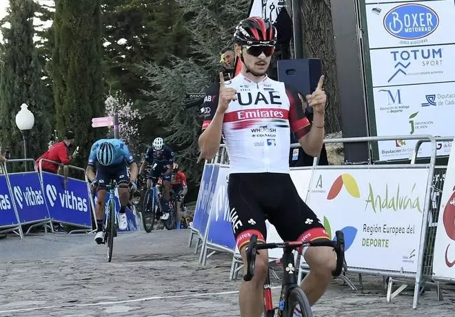 La valentía de Alessandro Covi tiene premio en la Ruta del Sol