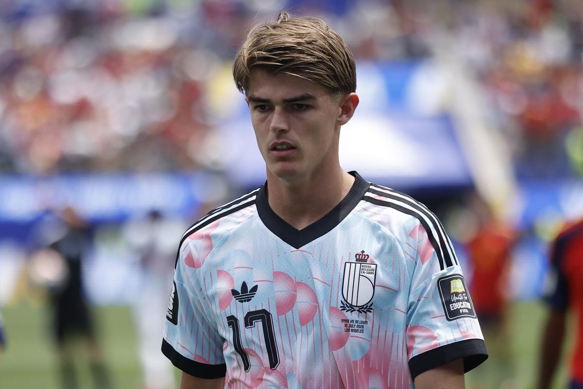 Charles De Ketelaere, durante el partido ante España