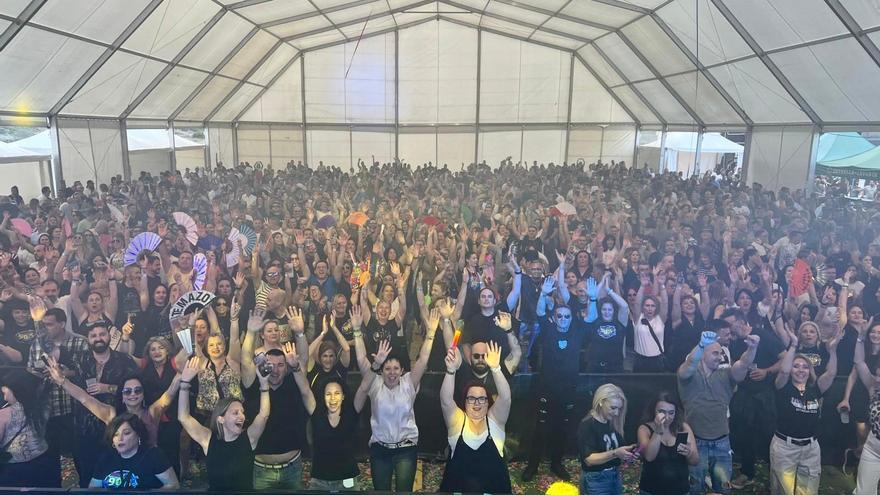 Carrús Fest reúne a 3.000 amantes de la música de los 90 en Elche