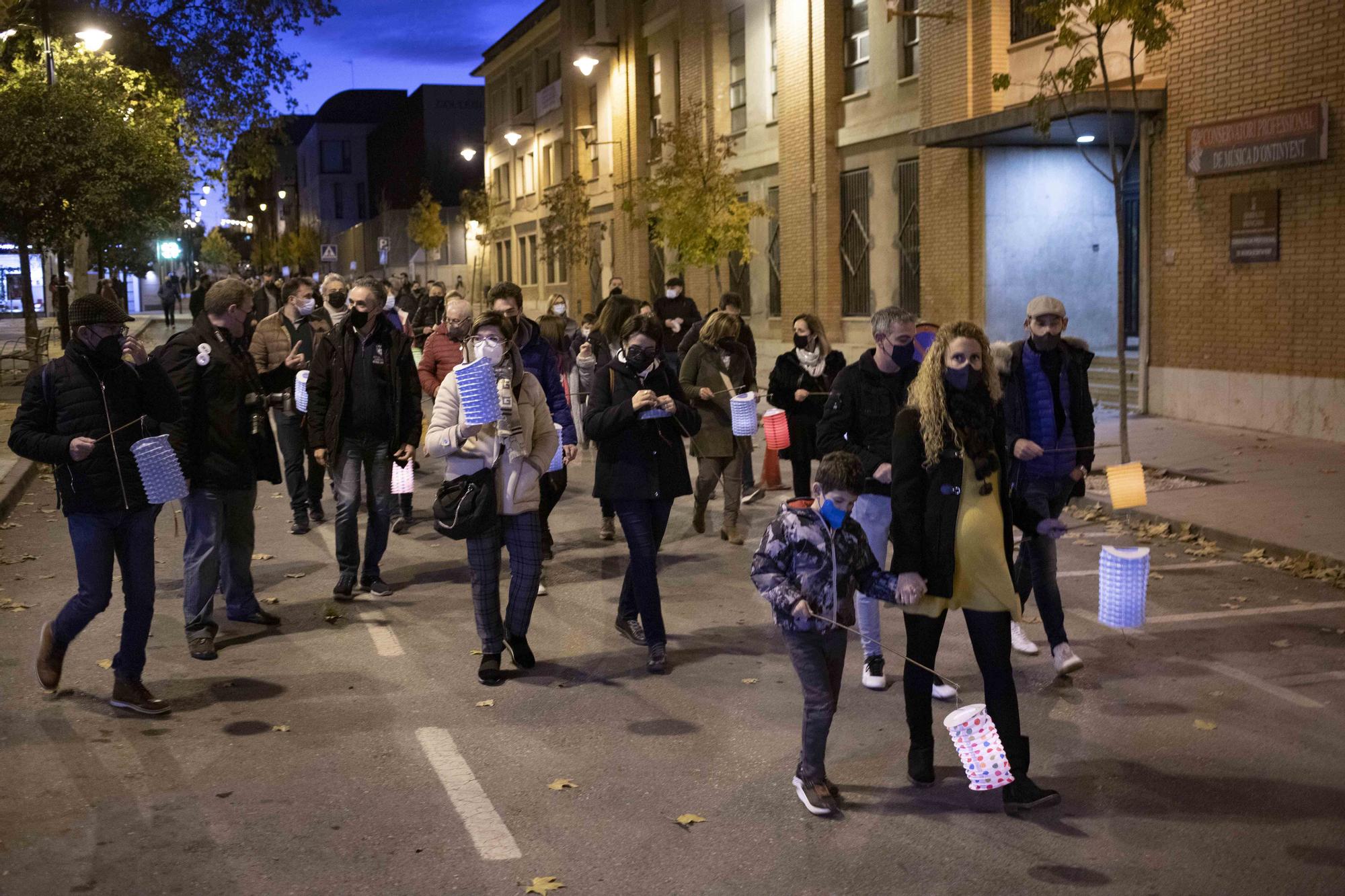 Ontinyent se vuelca en la "retreta" y el desfile de "Gegants i Cabets" por las fiestas de la Purísima