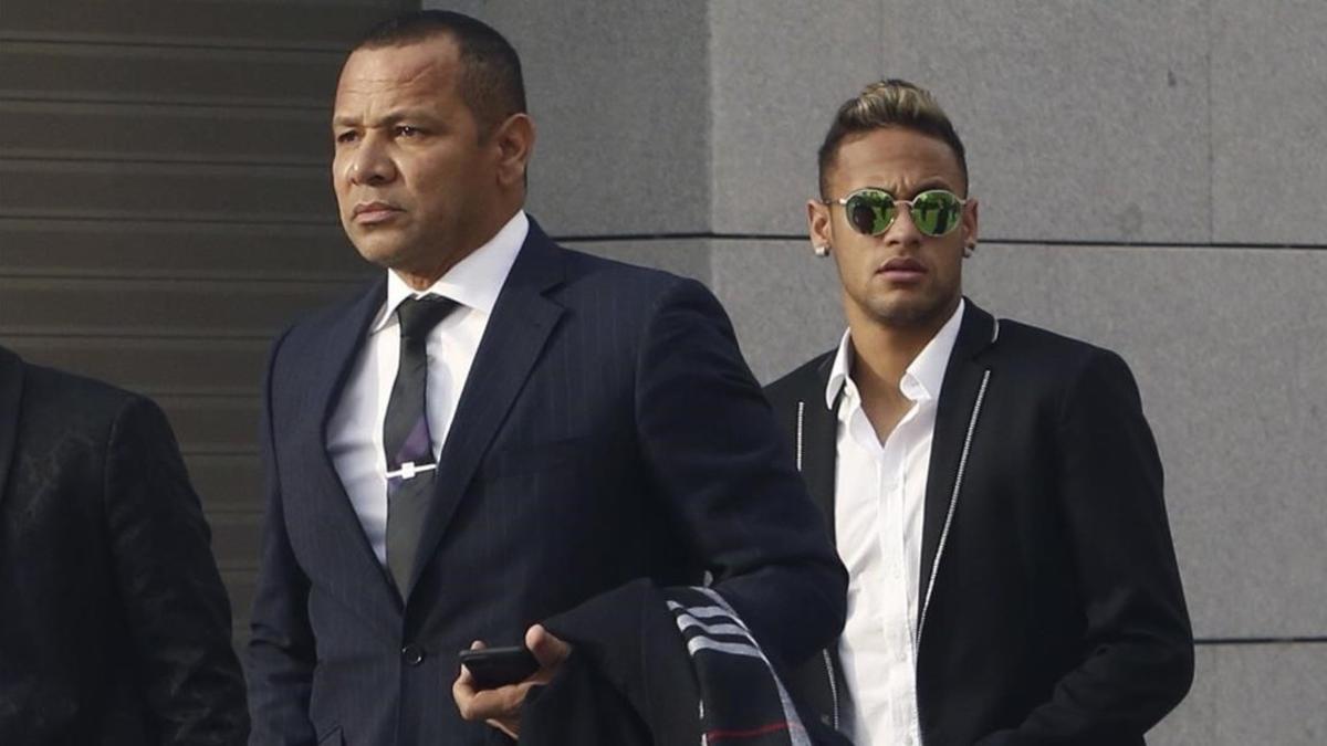 Neymar y su padre, en una declaración ante la Audiencia Nacional el pasado mes de febrero.