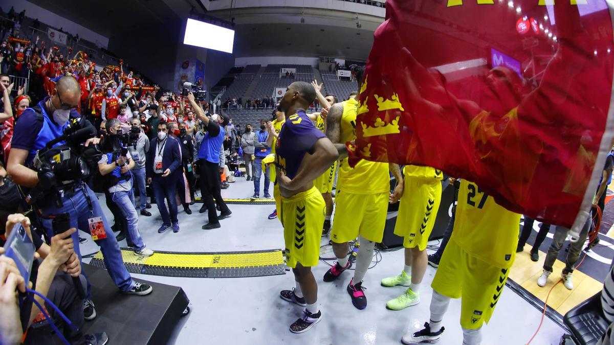 El UCAM celebrando con su afición