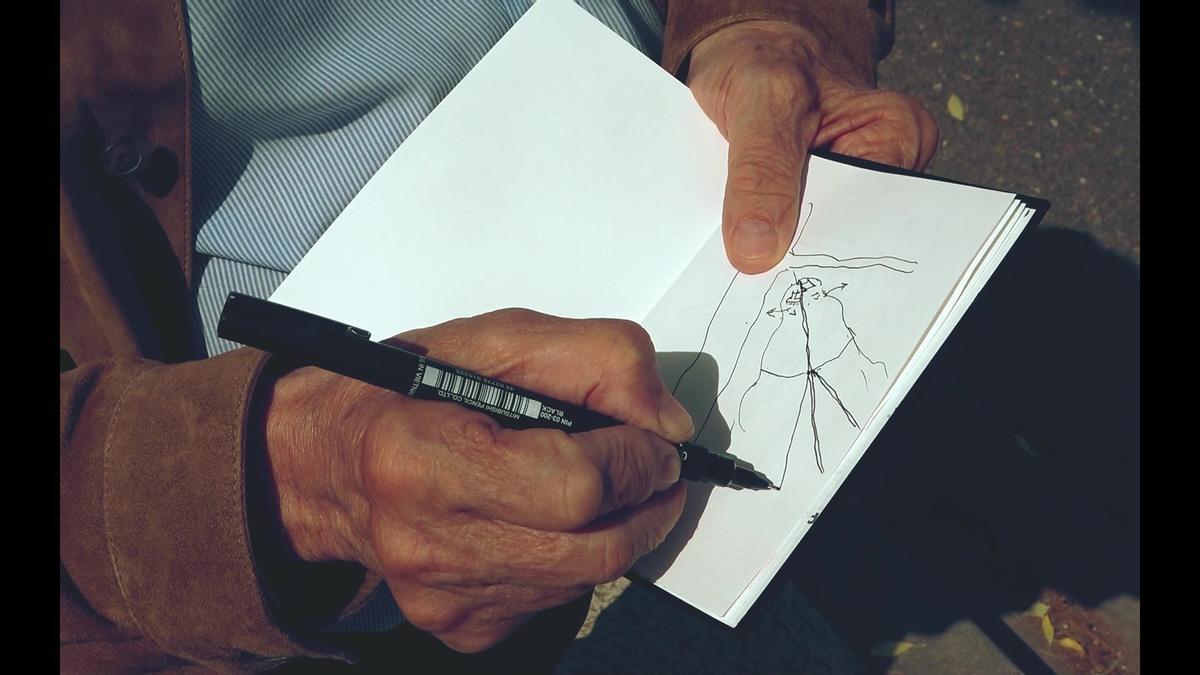 El arquitecto zamorano Francisco Somoza realiza un dibujo sobre el crecimiento del centro de Zamora con el paso del tiempo.