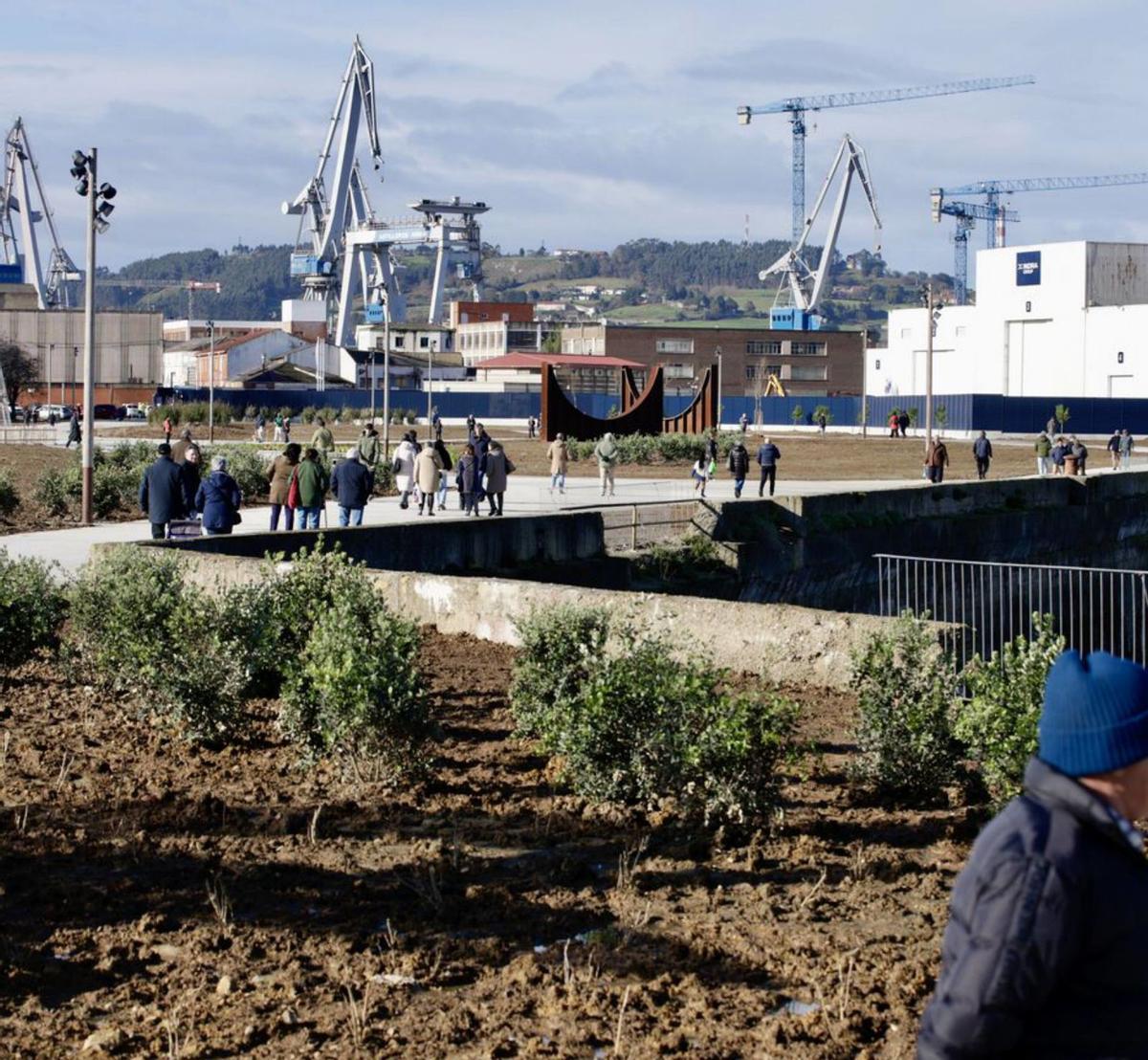 Naval Azul, el nuevo paseo que abre el Cantábrico al Natahoyo y gana ciudad para Gijón