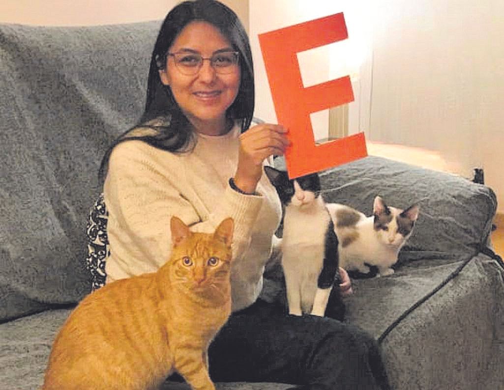 Paola Chiluiza amb els seus gats