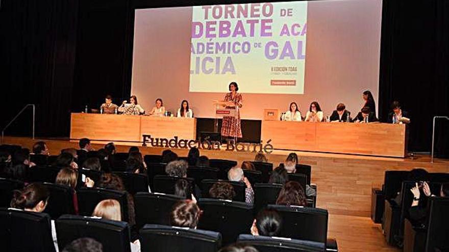 Compañía de María gana el Torneo de Debate