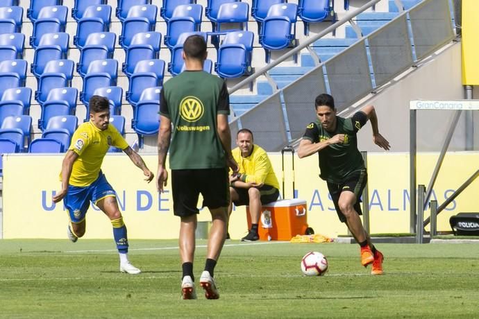 17.04.19. Las Palmas de Gran Canaria.Fútbol segunda división temporada 2018-19. Entrenamiento de la UD Las Palmas. Estadio de Gran Canaria.  Foto Quique Curbelo  | 17/04/2019 | Fotógrafo: Quique Curbelo