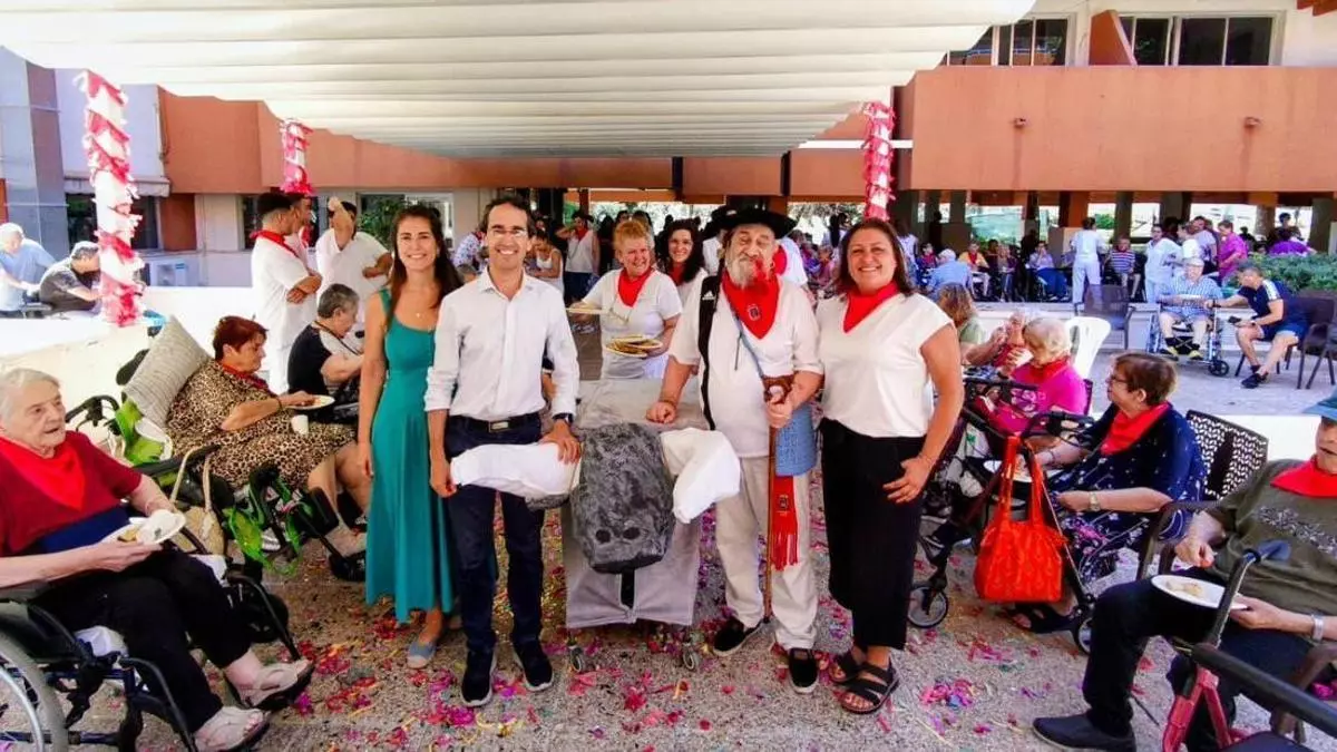 Residentes de La Bonanova celebran San Fermín en compañía