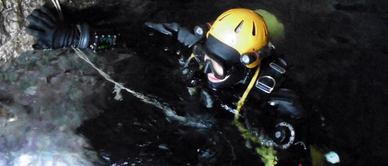 Plantean crear una presa neumática en la Cova del Moraig contra la intrusión marina