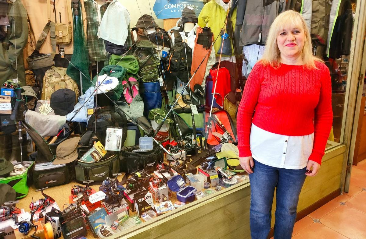 Ana Romar Troiteiro, en el escaparate de la tienda