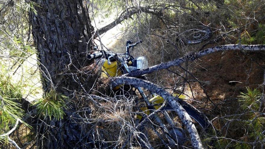 Aparece una moto robada en una zona forestal