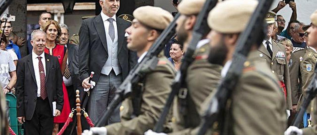 Ángel Víctor Torres asiste en representación del Rey a los actos de celebración de la fiesta de la Virgen del Pino.