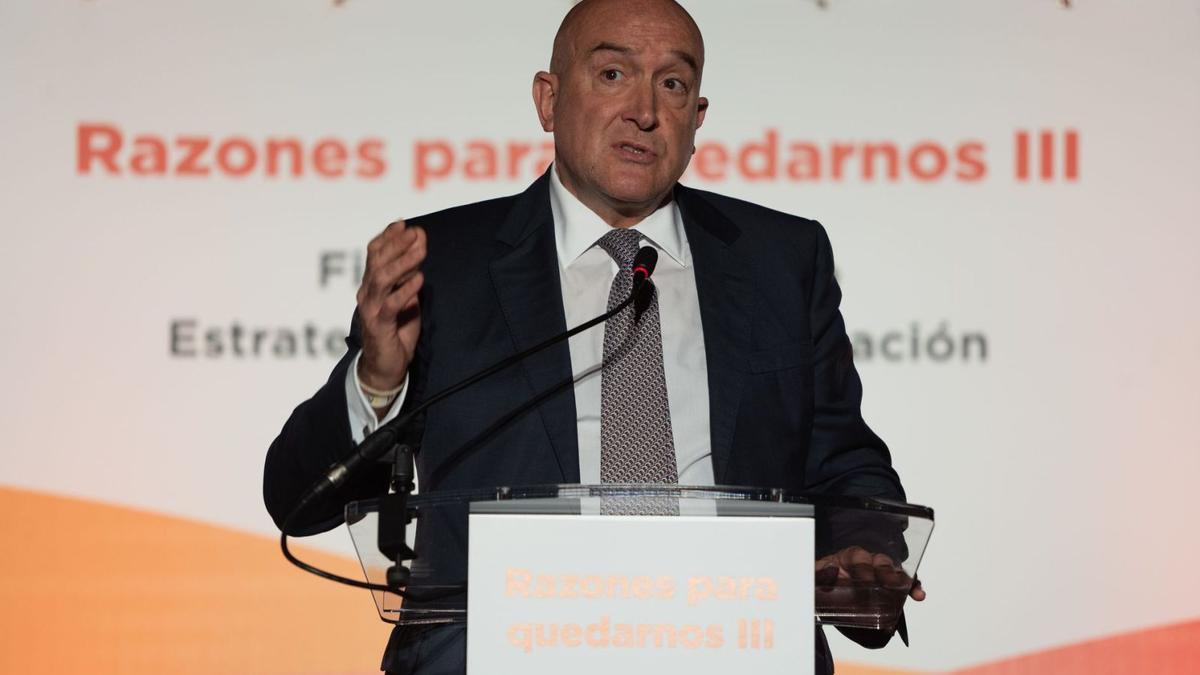 Jesús Julio Carnero, consejero de la Presidencia de la Junta de Castilla y León, habla en el foro “Razones para quedarnos”. | José Luis Fernández