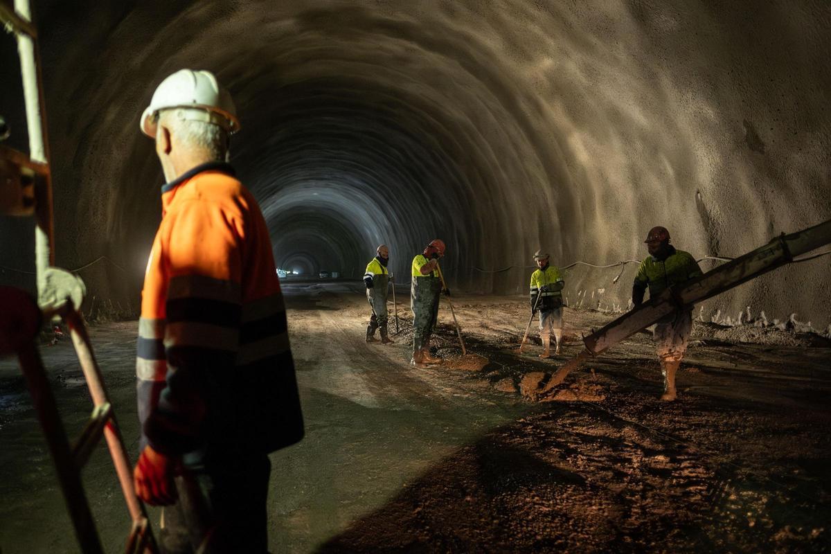 Visita al túnel de Erjos Visita al túnel de Erjos
