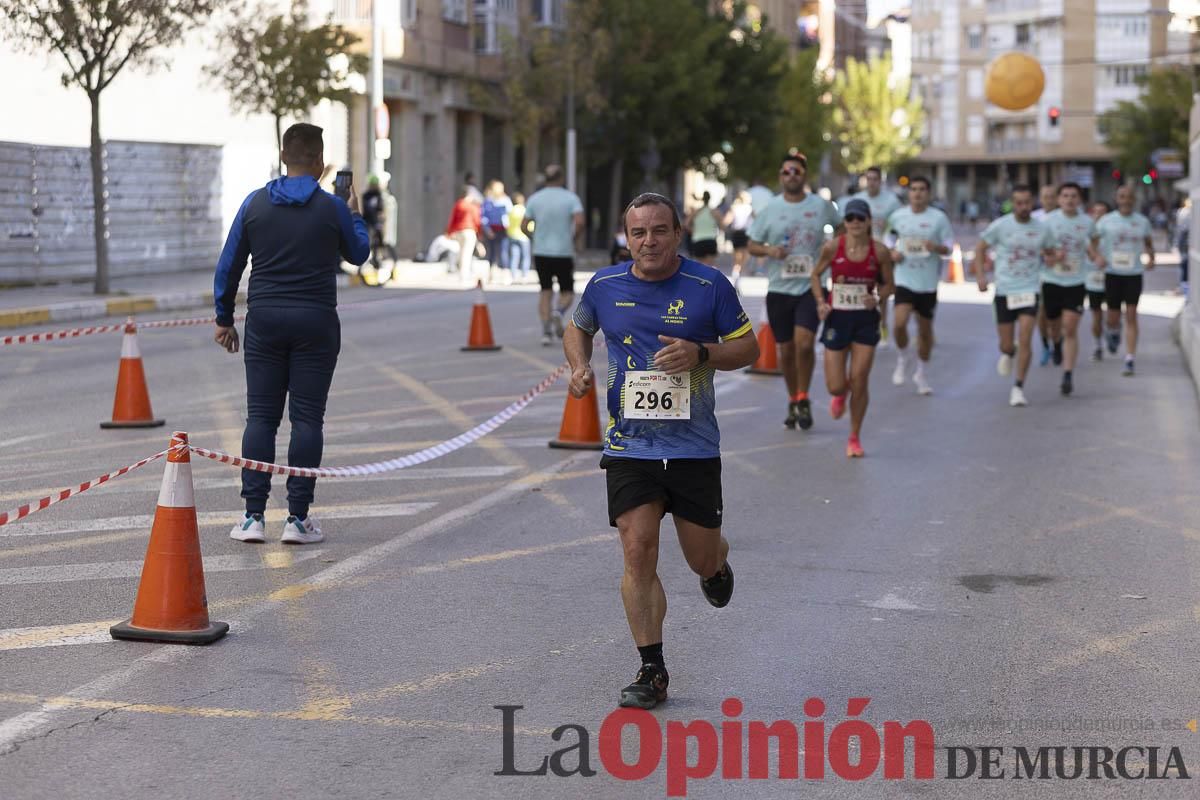 Carrera '10K Assota por ti' en Caravaca (salida y giro primera vuelta)