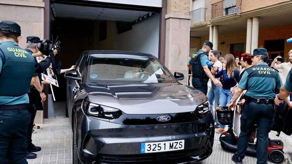 El abogado de Carlos Mazón acude al juzgado Ignacio Gally Susana Camarero acude a declarar ante la jueza, pero entra por la puerta de atrás mientras las asociaciones de víctimas la esperan a la entrada VLC