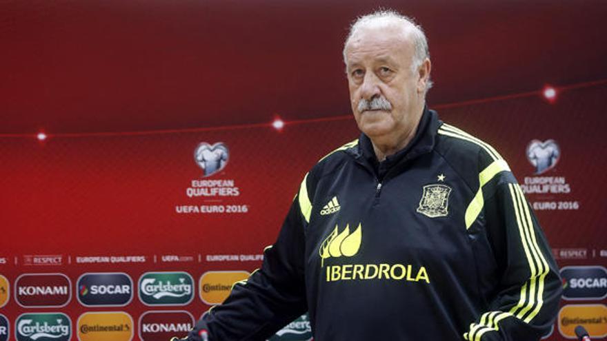 Del Bosque desmiente que se juegue en Alicante para evitar los pitos en el Bernabéu