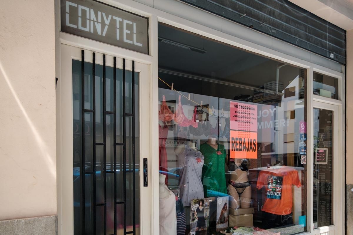 Las imágenes del cierre de la lencería Conytel de Ibiza