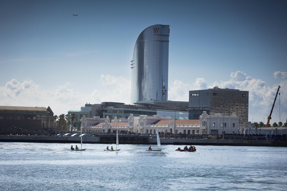 Transformación del Port Vell, en el puerto de Barcelona, para acoger la Copa América de Vela.