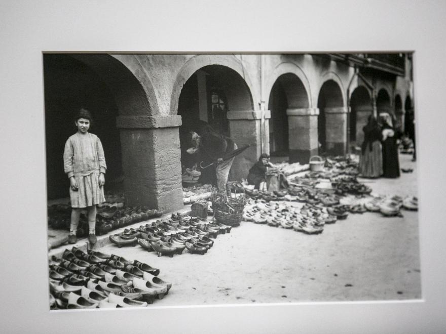 Oviedo entre 1858 y 1978, a través de las fotografías del Muséu del Pueblu d'Asturies