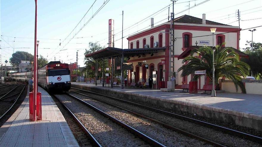 Los trenes de media distancia pararán en Burriana por el Arenal