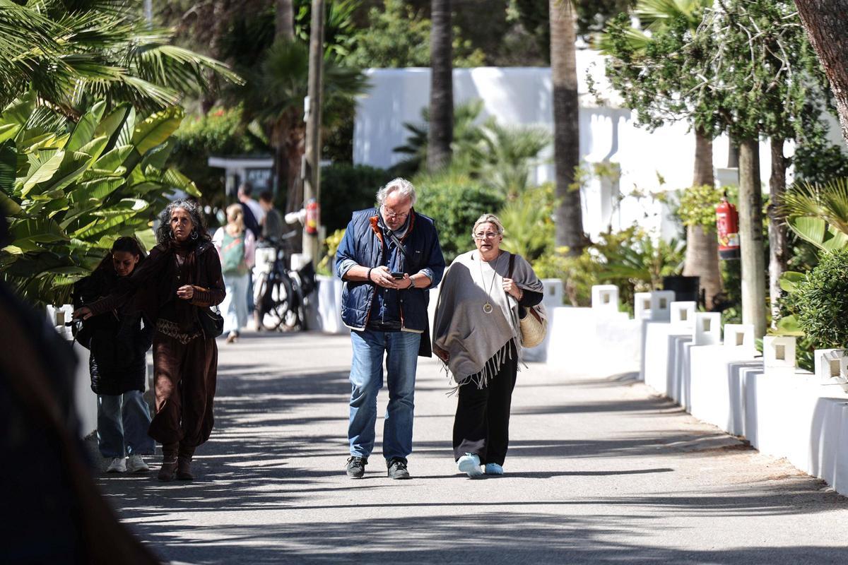 Todas las imágenes del primer día de la temporada del Hippy Market Punta Arabí en Ibiza