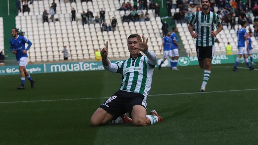 El Córdoba CF tasa la salida de Adrián Fuentes en 50.000 euros