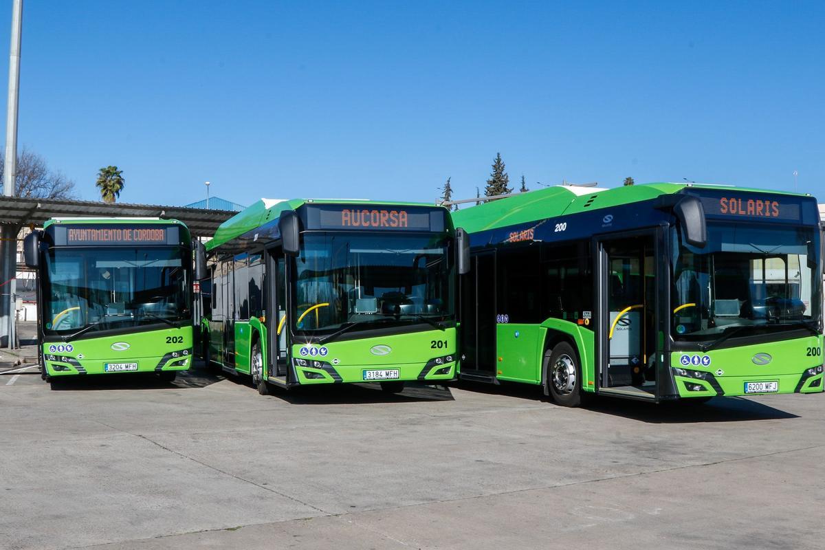 Nuevos autobuses de Aucorsa de motor híbrido y gas natural comprimido.