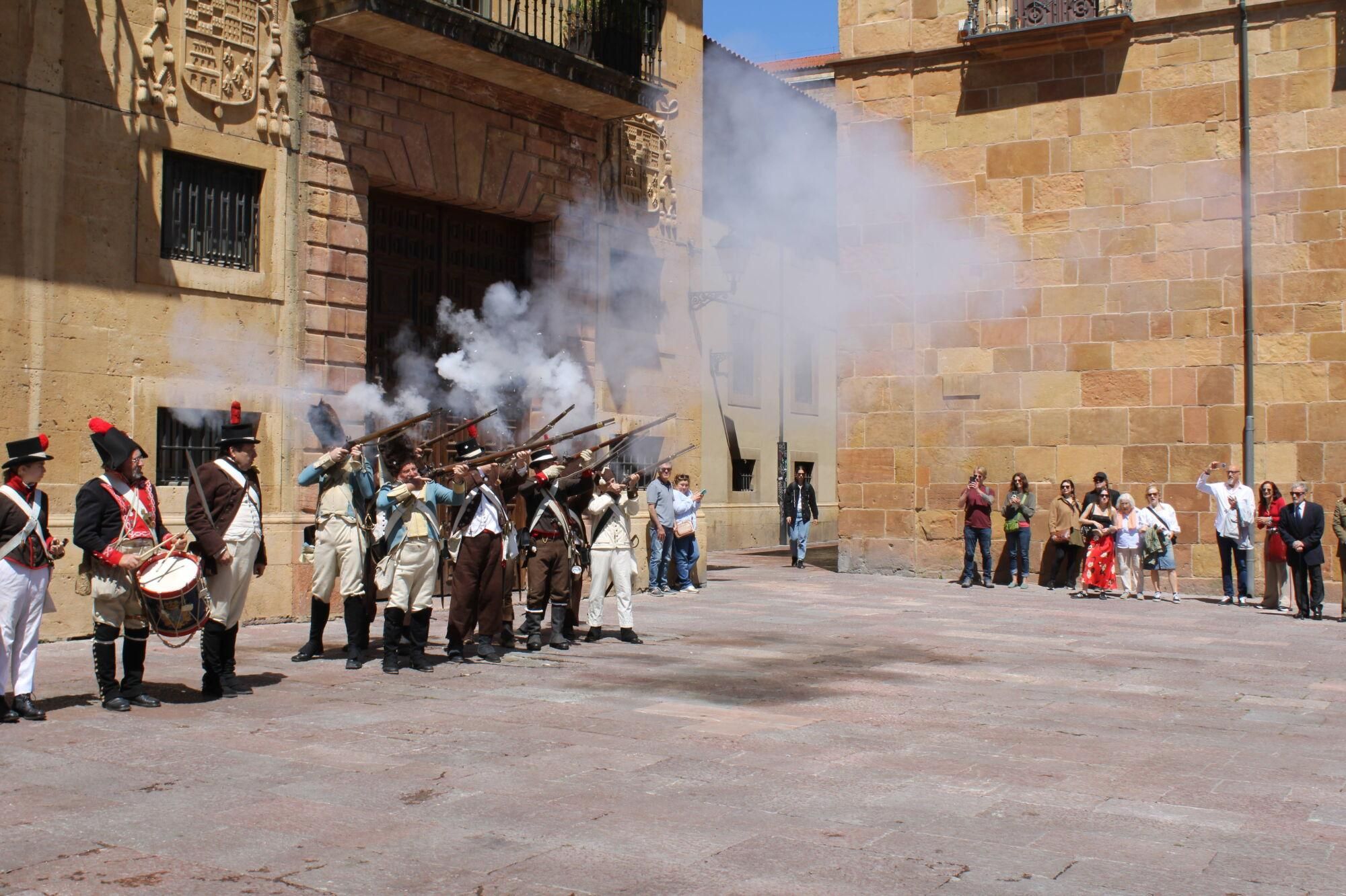 Varias asociaciones recrean el Oviedo el día que la Junta General asumió su soberanía y declaró la guerra a Napoleón