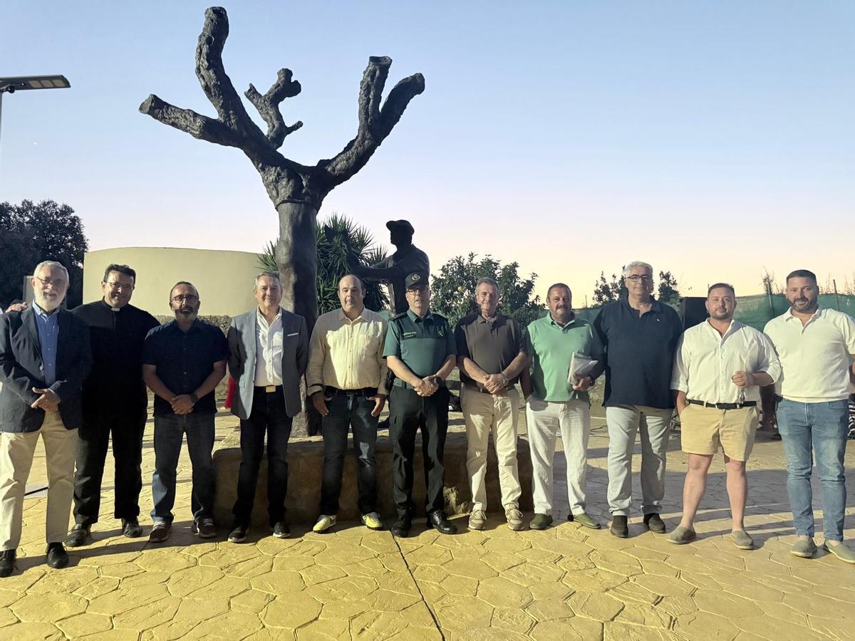 Alcuéscar inaugura el Rincón del Corchero para honrar su legado artesanal y sus generaciones