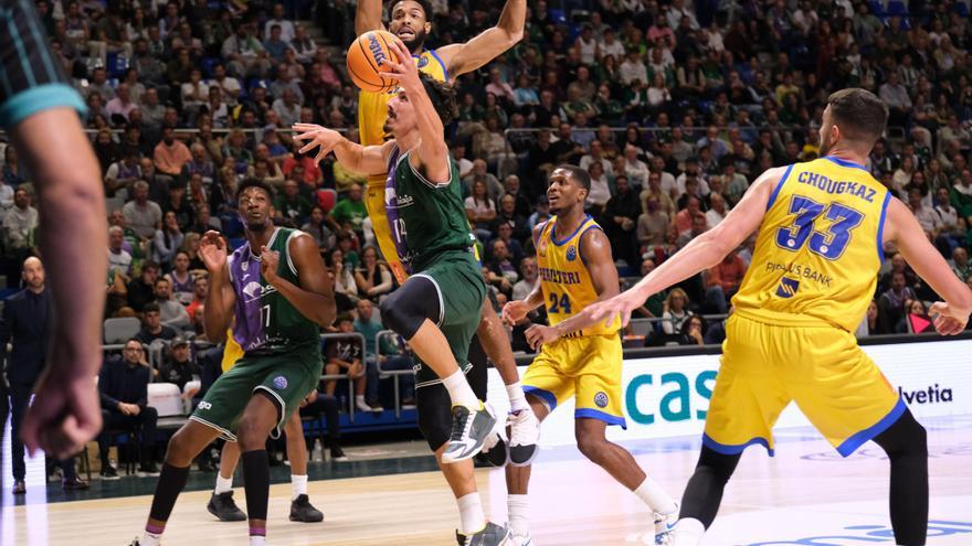 El Unicaja - Peristeri de la Basketball Champions League, en imágenes