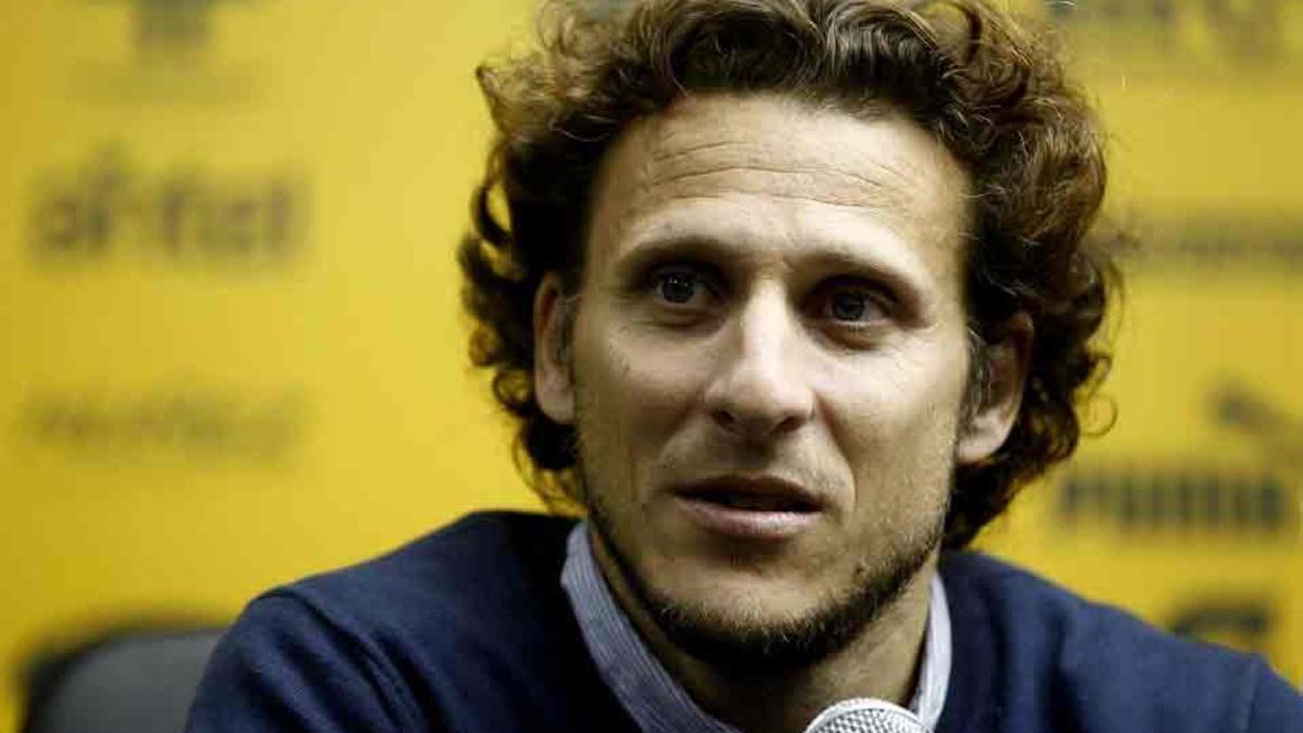 Diego Forlán atacó a Dani Alves