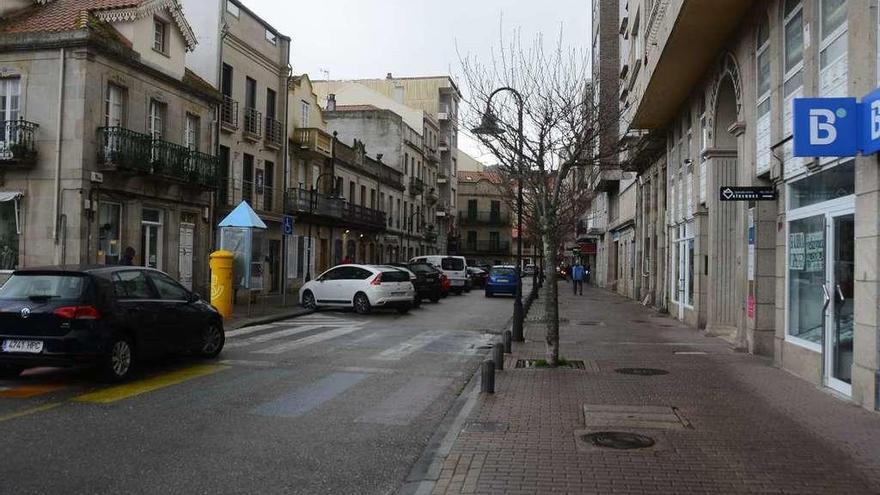 Calle Méndez Núñez con los estacionamientos en batería. // Gonzalo Núñez