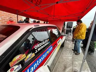 Rugido de motores en Cornellana: victoria gallega y diversión en el singular rally Solo Escort