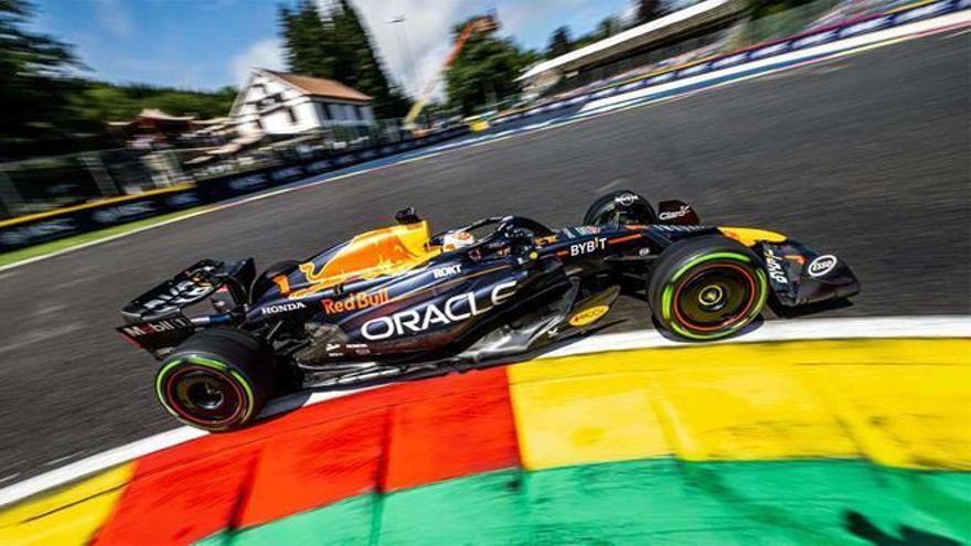 Verstappen gana en Bélgica y Alonso remonta para ser quinto