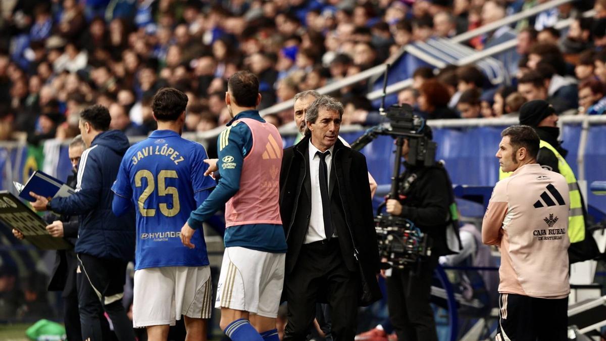 EN IMÁGENES: Ambientazo en el Carlos Tartiere para vivir el Real Oviedo-Betis