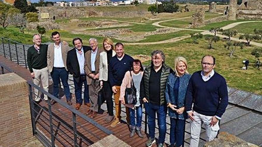 Els candidats del PP al Congrés, amb Santamaría al capdavant.