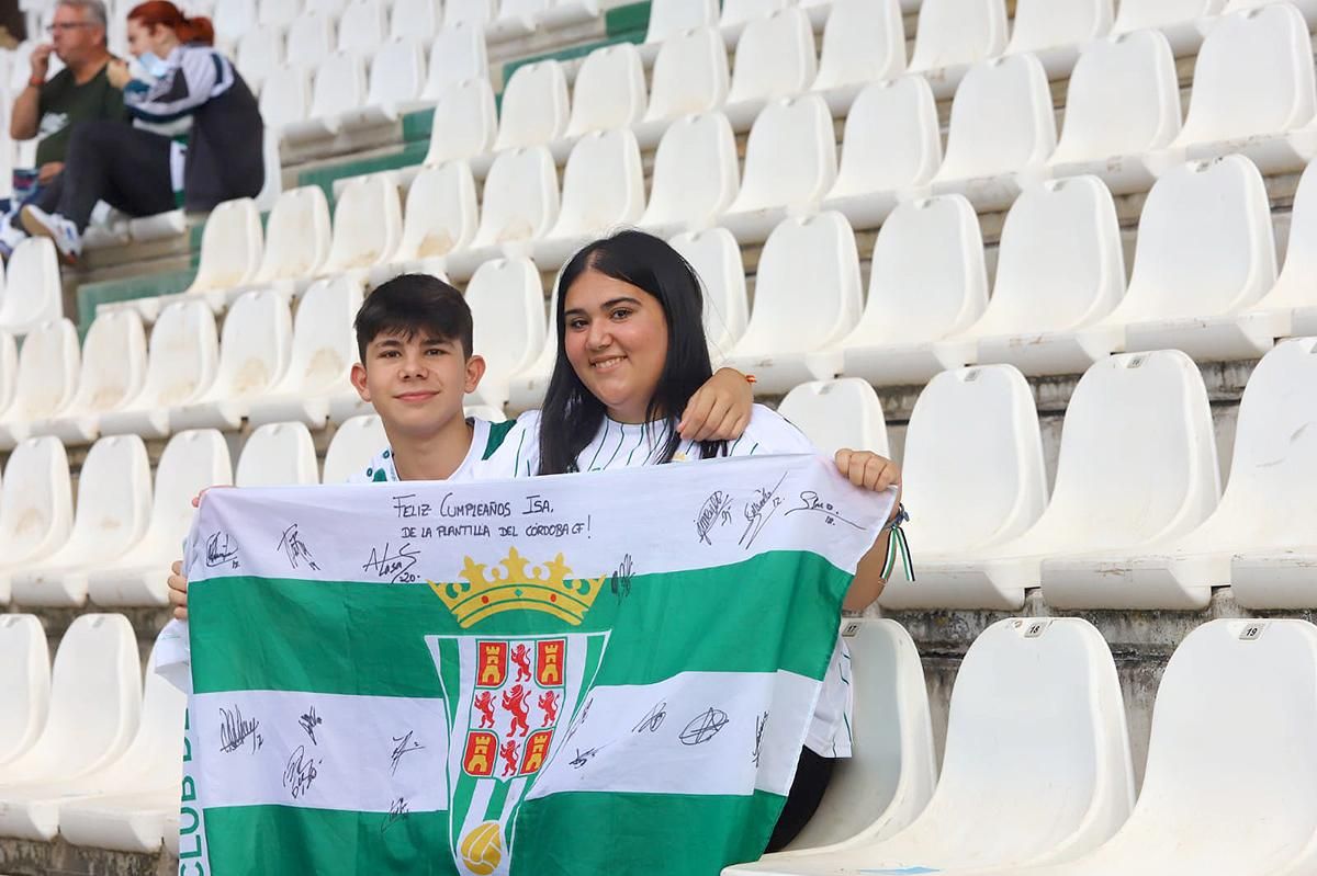 Las imágenes de la afición en el Córdoba CF - Badajoz