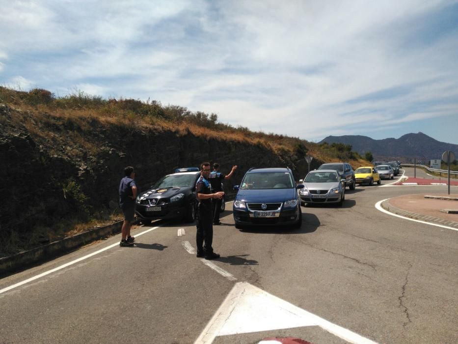 Cues i retencions per arribar a Cadaqués