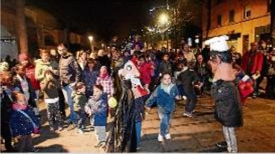 Salt encén la il·luminació de Nadal