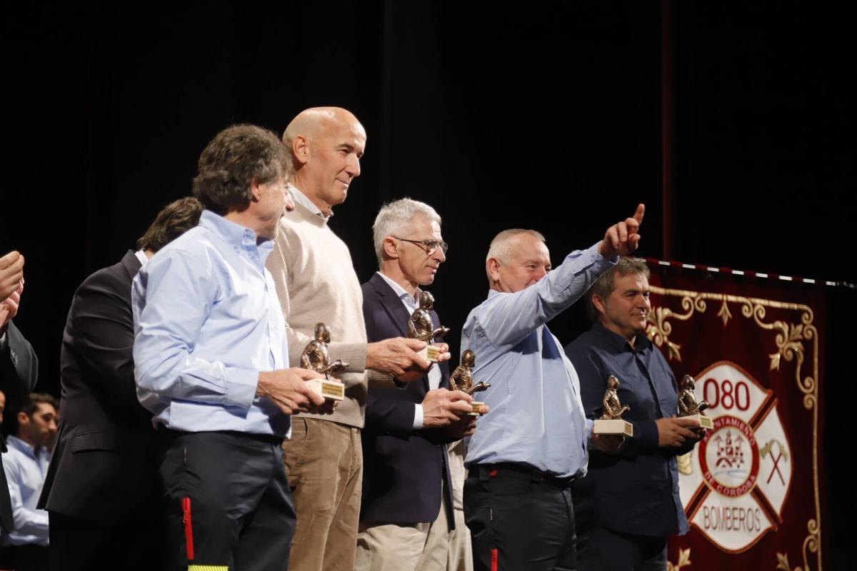 El Ayuntamiento distingue a los mejores efectivos y reconoce a los jubilados en el día del patrón