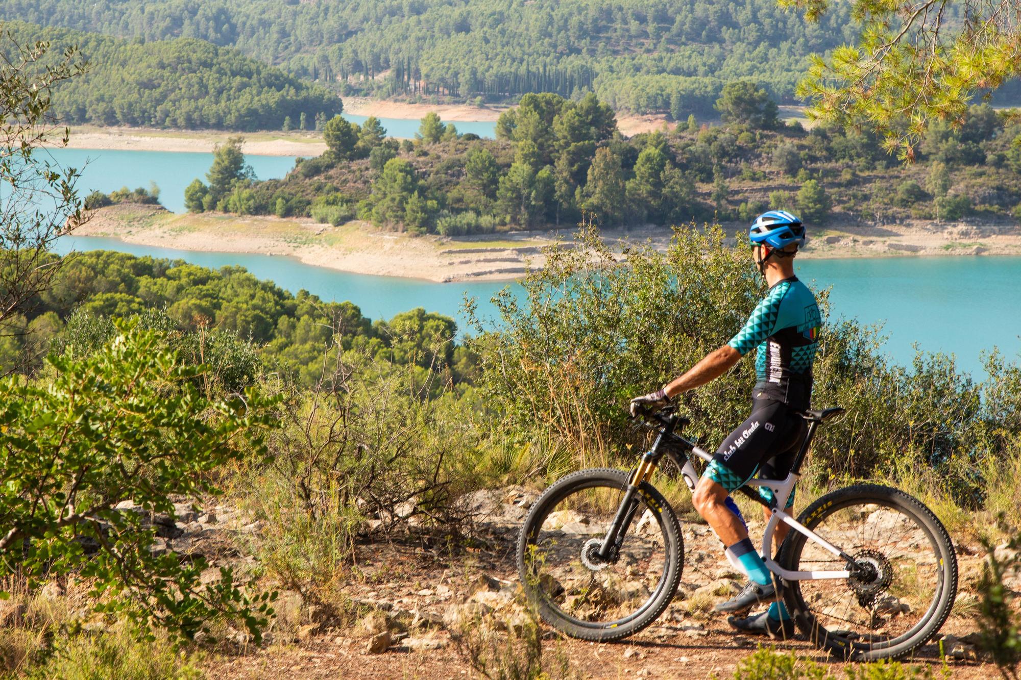 Los amantes de los pedales pueden recorrer la zona en BTT