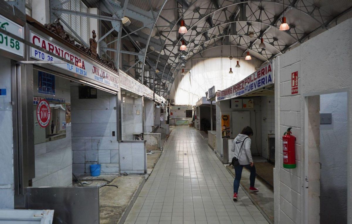 El Mercado de Abastos de Zamora, cerrado para su reforma. | J. L. F. (Archivo)