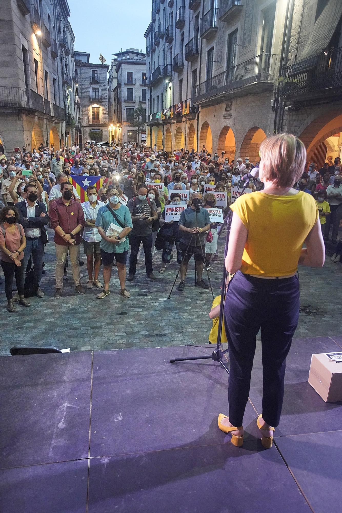 Carme Forcadell, a la plaça del Vi