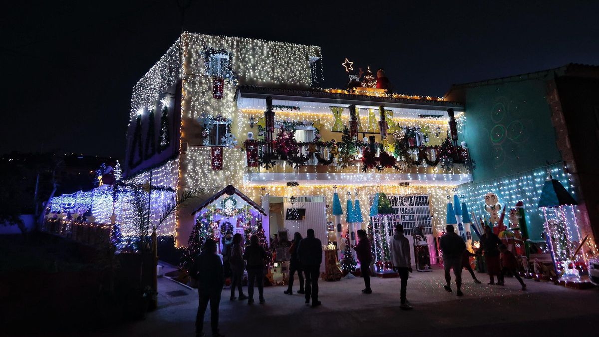 Encendido de luces en la 'casa de la Navidad' de Valle de Guerra, en una edición anterior.